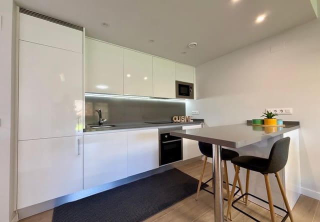 Apartamento de 2 habitaciones en Villamartin, Orihuela en venta con piscina - 259.000 € (Ref: 9737854)