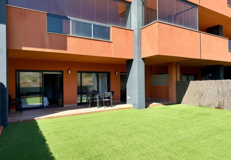 Apartamento de 2 habitaciones en Villamartin en venta con piscina - 259.000 € (Ref: 9737854)