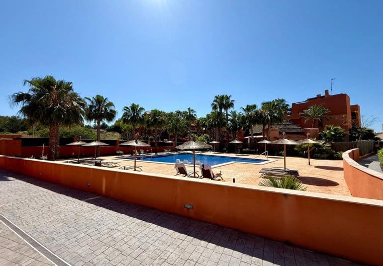 Apartamento de 2 habitaciones en Villamartin en venta con piscina - 259.000 € (Ref: 9737854)