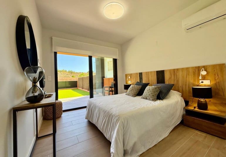 Apartamento de 2 habitaciones en Villamartin en venta con piscina - 259.000 € (Ref: 9737854)