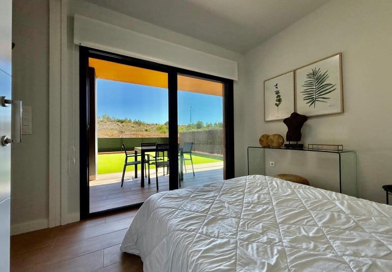 Apartamento de 2 habitaciones en Villamartin en venta con piscina - 259.000 € (Ref: 9737854)