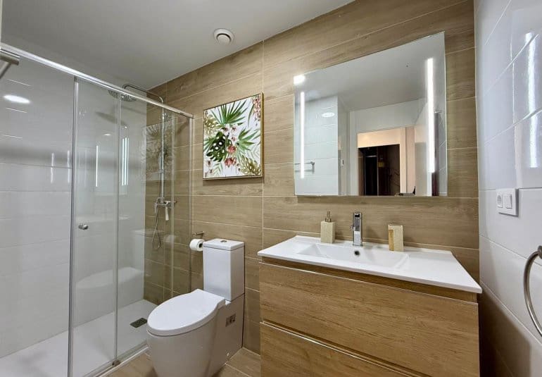 Apartamento de 2 habitaciones en Villamartin en venta con piscina - 259.000 € (Ref: 9737854)