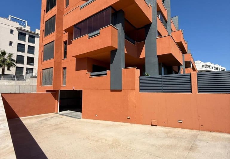 Apartamento de 2 habitaciones en Villamartin en venta con piscina - 259.000 € (Ref: 9737854)
