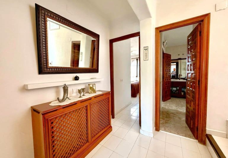 Chalet de 3 habitaciones en Villamartin en venta - 425.000 € (Ref: 9737856)