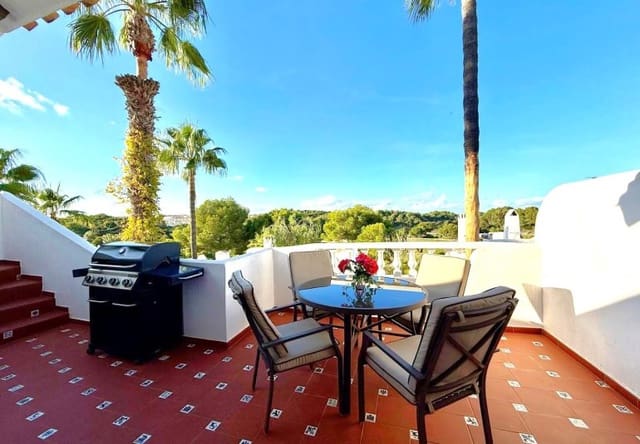 Chalet de 3 habitaciones en Villamartin, Orihuela en venta - 425.000 € (Ref: 9737856)