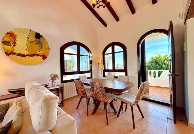 Chalet de 3 habitaciones en Villamartin, Orihuela en venta - 425.000 € (Ref: 9737856)