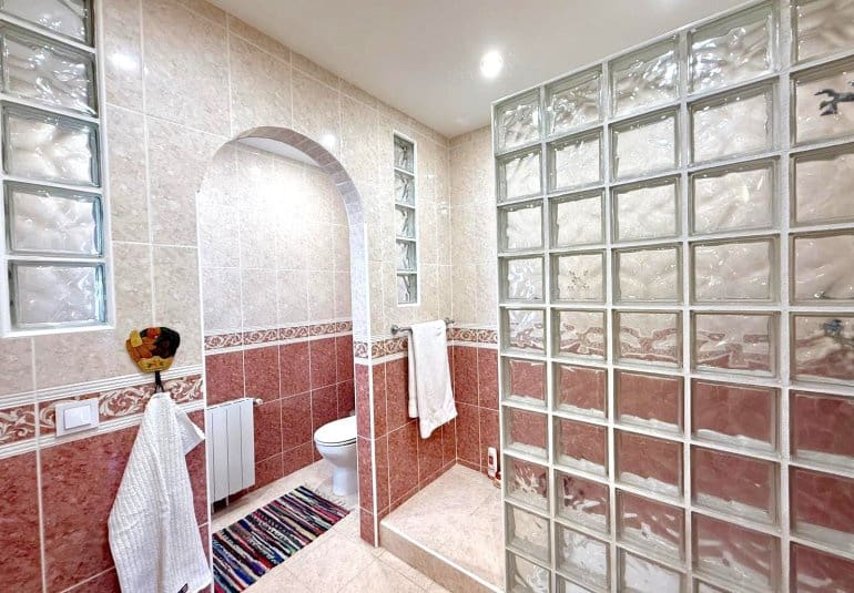 Chalet de 3 habitaciones en Villamartin en venta - 425.000 € (Ref: 9737856)