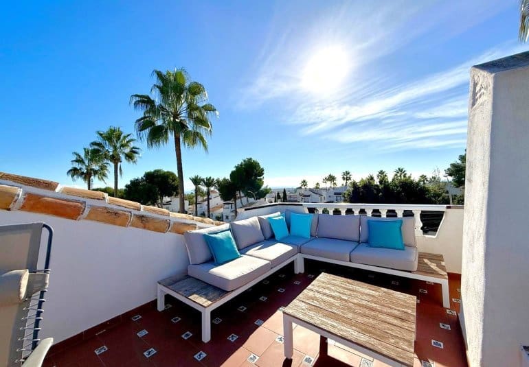 Chalet de 3 habitaciones en Villamartin en venta - 425.000 € (Ref: 9737856)