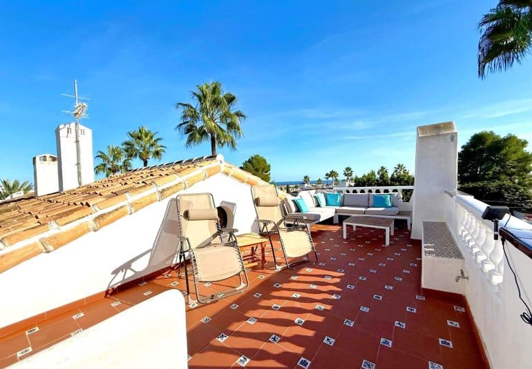 Chalet de 3 habitaciones en Villamartin en venta - 425.000 € (Ref: 9737856)