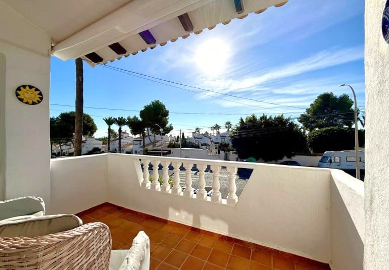 Chalet de 3 habitaciones en Villamartin en venta - 425.000 € (Ref: 9737856)