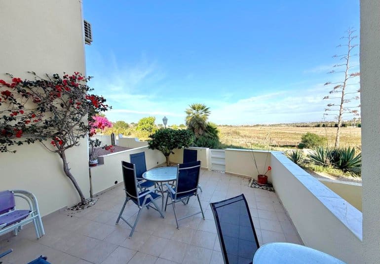 2 bedroom Townhouse for sale in Villamartin with pool - € 229,500 (Ref: 9737860)