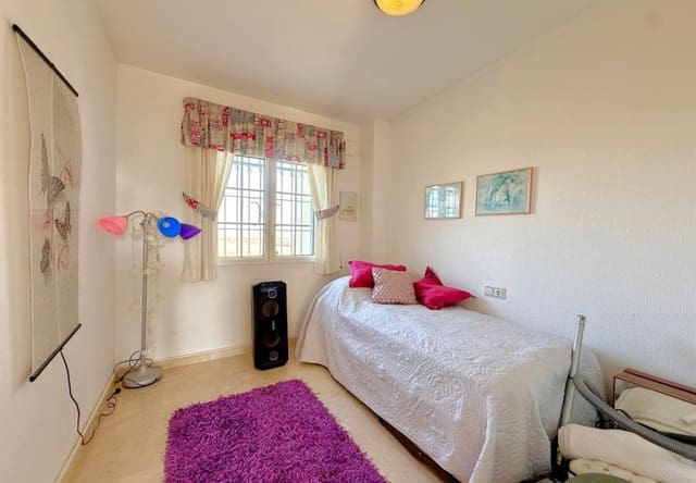 Casa de 2 habitaciones en Villamartin, Orihuela en venta con piscina - 229.500 € (Ref: 9737860)