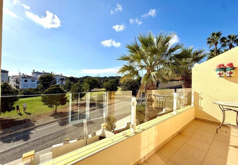 2 bedroom Townhouse for sale in Villamartin with pool - € 229,500 (Ref: 9737860)