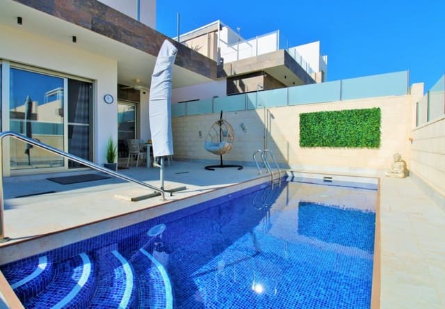 Chalet de 3 habitaciones en Villamartin, Orihuela en venta con piscina - 375.000 € (Ref: 9745143)