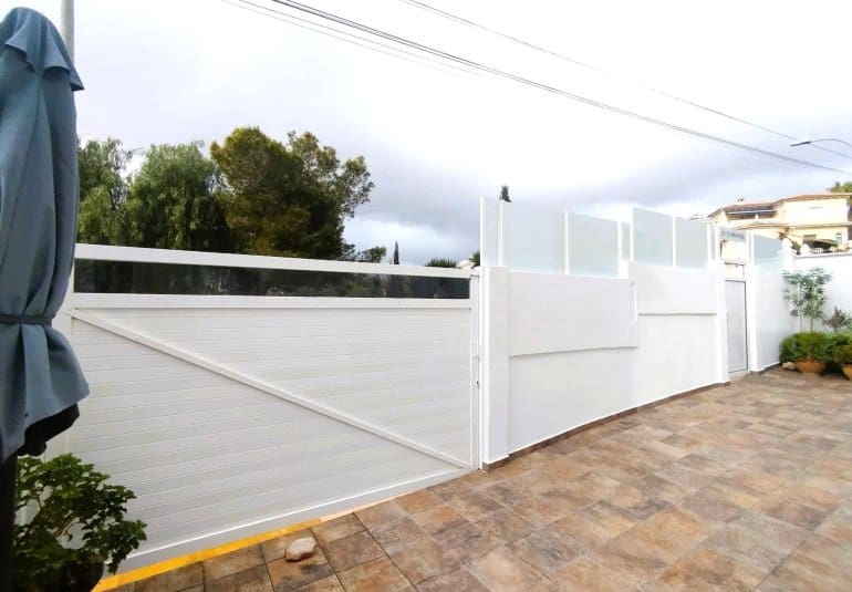 4 bedroom Villa for sale in Filipinas with pool - € 408,000 (Ref: 9745145)