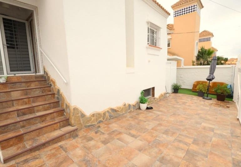 4 bedroom Villa for sale in Filipinas with pool - € 408,000 (Ref: 9745145)