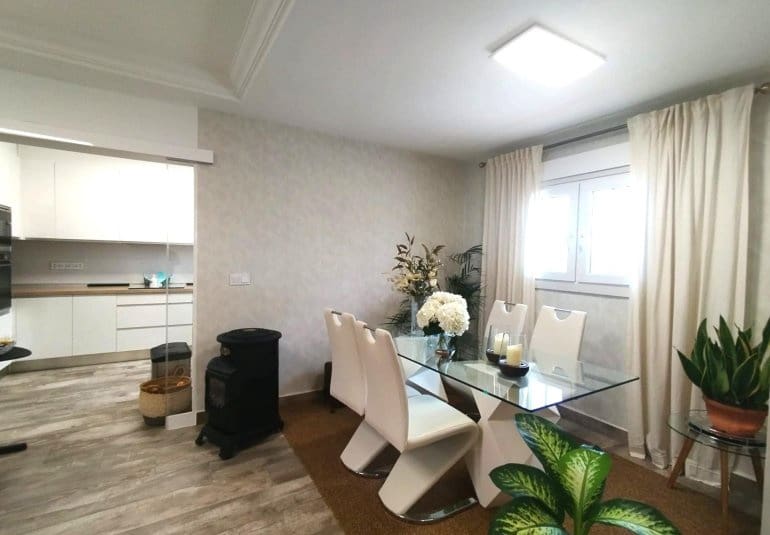 4 bedroom Villa for sale in Filipinas with pool - € 408,000 (Ref: 9745145)