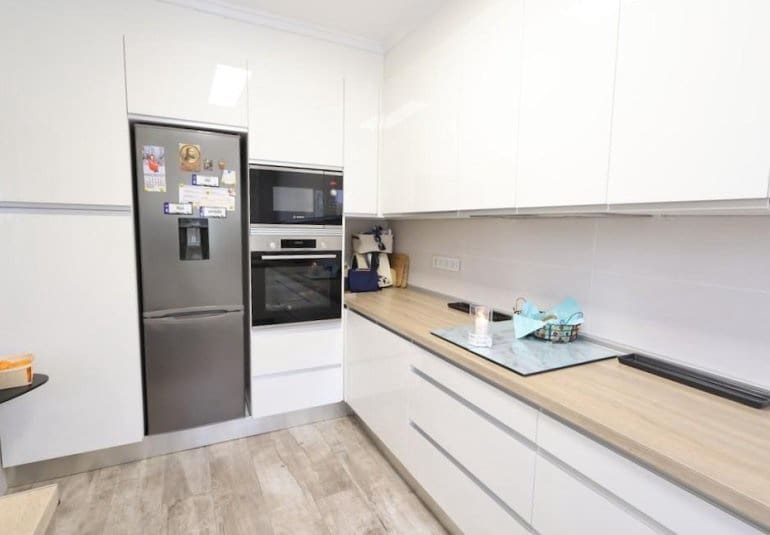 4 bedroom Villa for sale in Filipinas with pool - € 408,000 (Ref: 9745145)