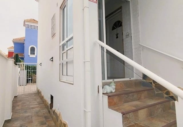 4 soveværelse Villa til salg i Las Filipinas med swimmingpool - € 408.000 (Ref: 9745145)