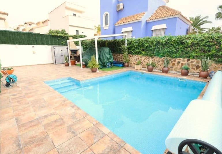 4 bedroom Villa for sale in Filipinas with pool - € 408,000 (Ref: 9745145)