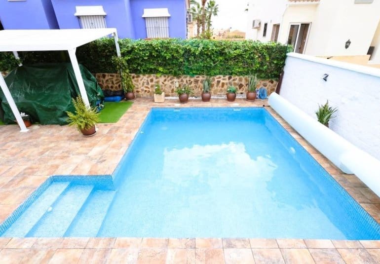 4 bedroom Villa for sale in Filipinas with pool - € 408,000 (Ref: 9745145)