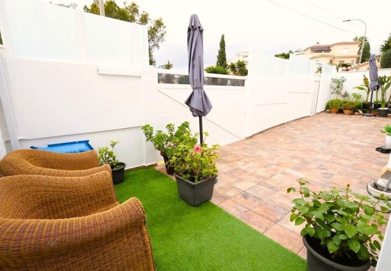 4 bedroom Villa for sale in Filipinas with pool - € 408,000 (Ref: 9745145)