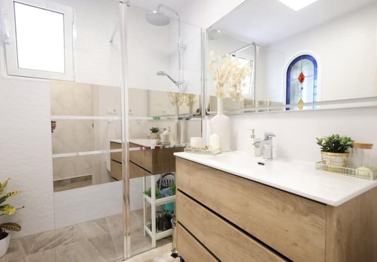 4 bedroom Villa for sale in Filipinas with pool - € 408,000 (Ref: 9745145)