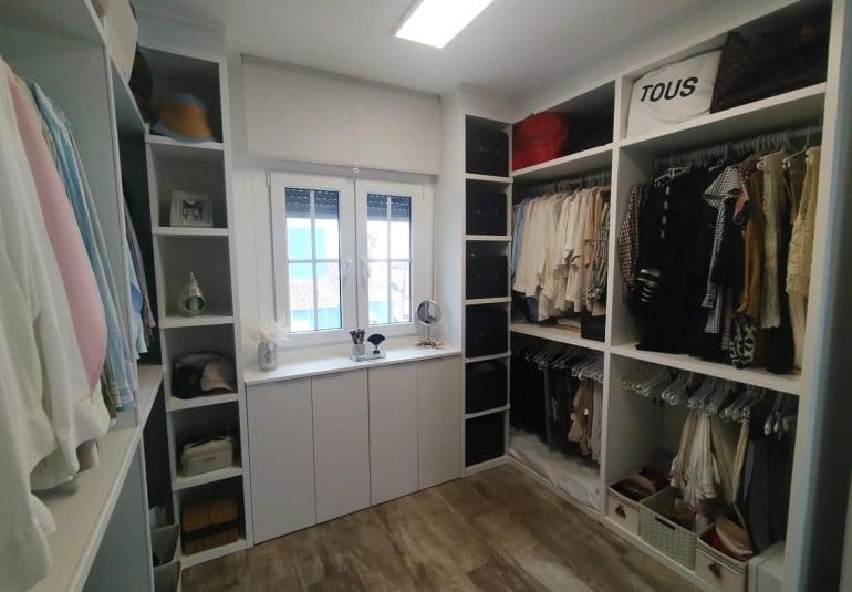 4 bedroom Villa for sale in Filipinas with pool - € 408,000 (Ref: 9745145)