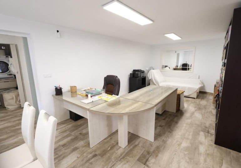 4 bedroom Villa for sale in Filipinas with pool - € 408,000 (Ref: 9745145)