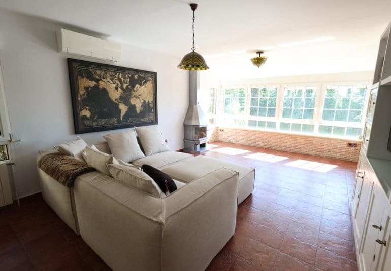 Chalet de 4 habitaciones en Villamartin en venta - 699.000 € (Ref: 9745146)