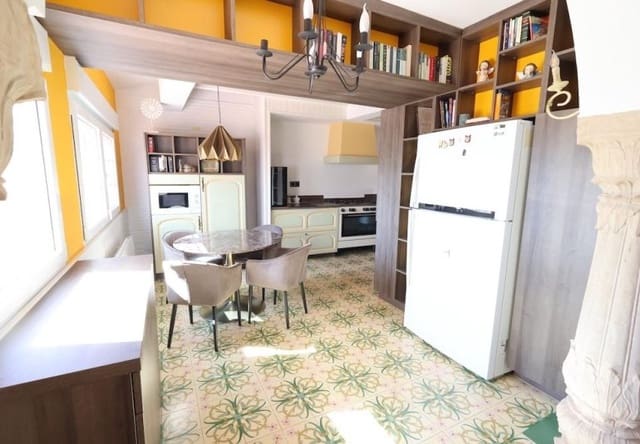 Chalet de 4 habitaciones en Villamartin, Orihuela en venta - 699.000 € (Ref: 9745146)