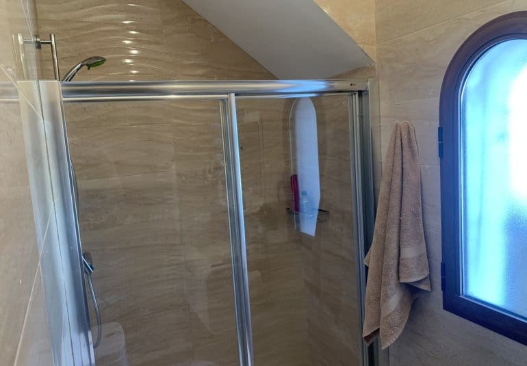 Chalet de 4 habitaciones en Villamartin en venta con piscina - 790.000 € (Ref: 9745147)