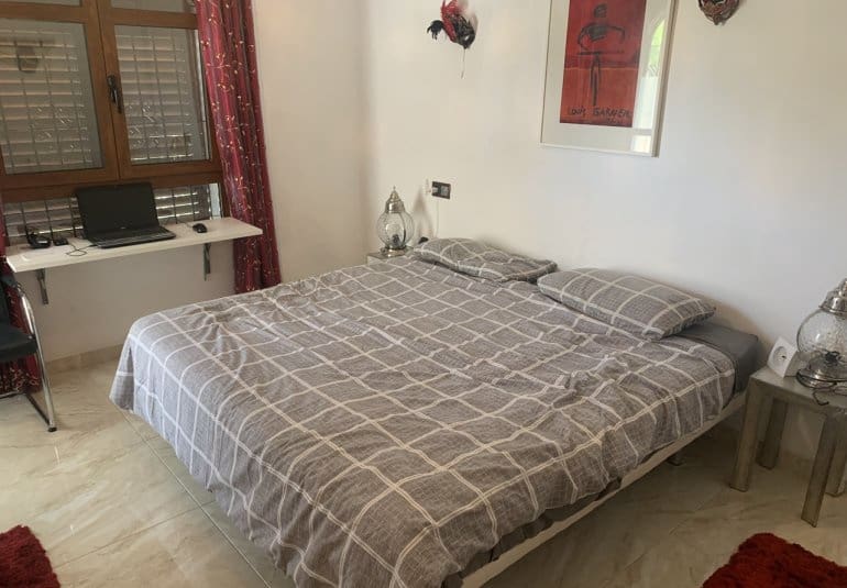 Chalet de 4 habitaciones en Villamartin en venta con piscina - 790.000 € (Ref: 9745147)