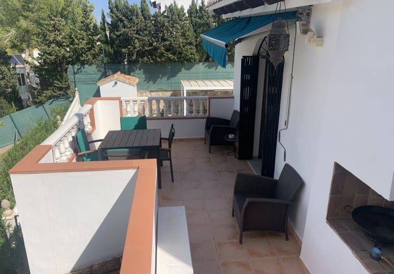 Chalet de 4 habitaciones en Villamartin en venta con piscina - 790.000 € (Ref: 9745147)