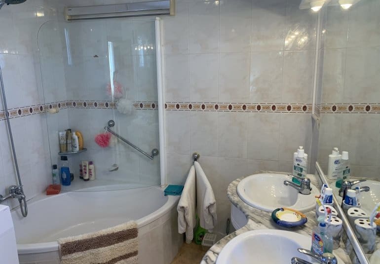 3 quarto Moradia para venda em Villamartin com piscina - 299 950 € (Ref: 9745148)