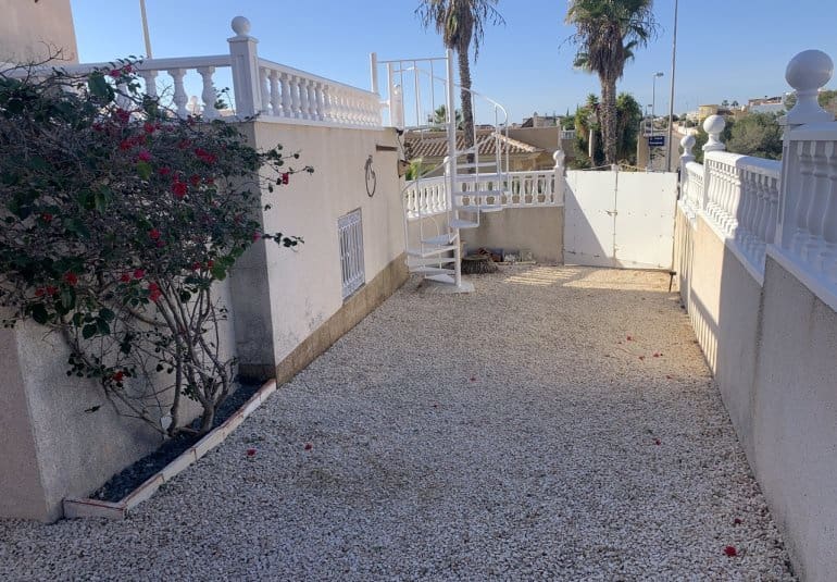 3 quarto Moradia para venda em Villamartin com piscina - 299 950 € (Ref: 9745148)