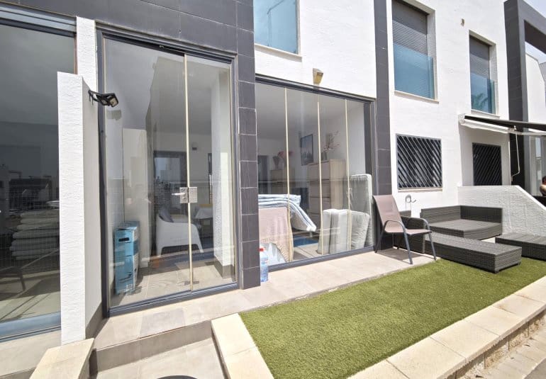 2 bedroom Apartment for sale in La Zenia with pool - € 267,500 (Ref: 9745150)