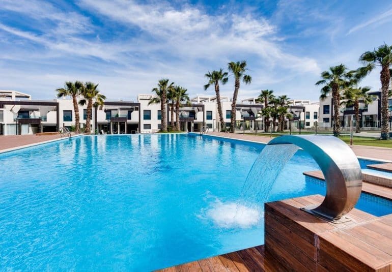 2 bedroom Apartment for sale in La Zenia with pool - € 267,500 (Ref: 9745150)