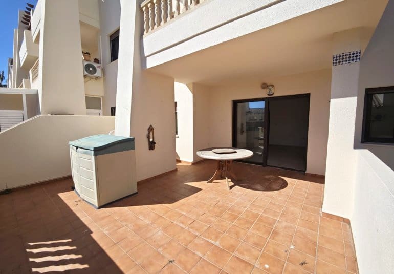 Apartamento de 3 habitaciones en Villamartin en venta con piscina - 199.000 € (Ref: 9745151)