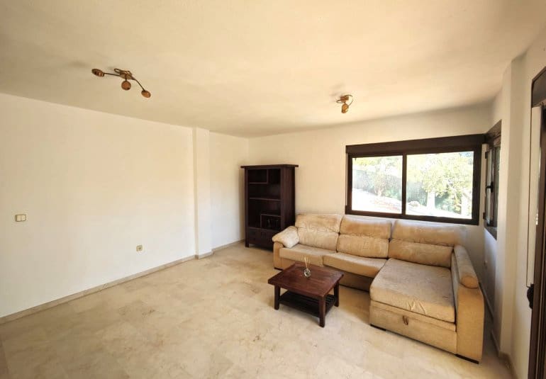 Apartamento de 3 habitaciones en Villamartin en venta con piscina - 199.000 € (Ref: 9745151)