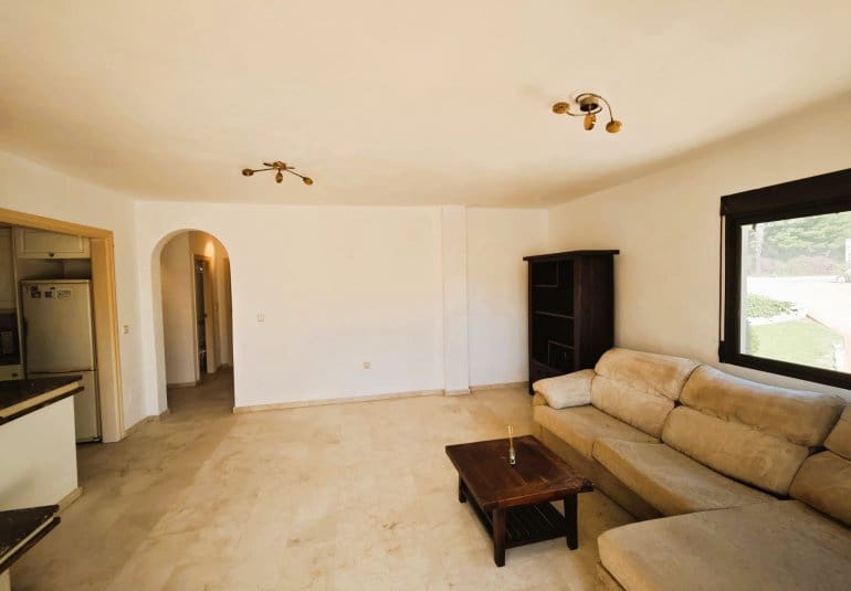 Apartamento de 3 habitaciones en Villamartin en venta con piscina - 199.000 € (Ref: 9745151)