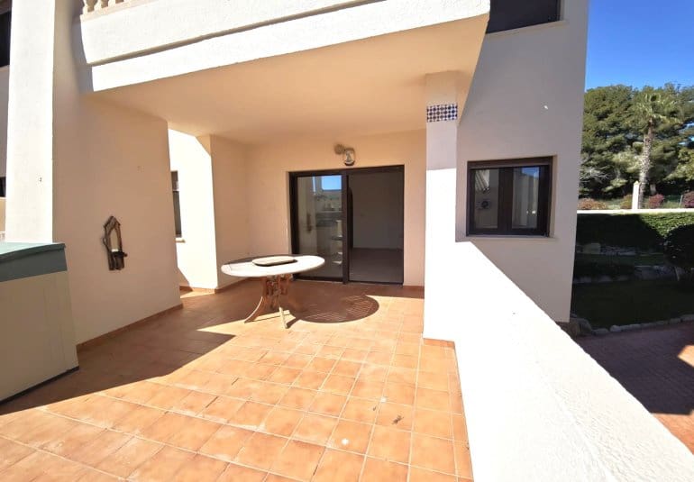 Apartamento de 3 habitaciones en Villamartin en venta con piscina - 199.000 € (Ref: 9745151)