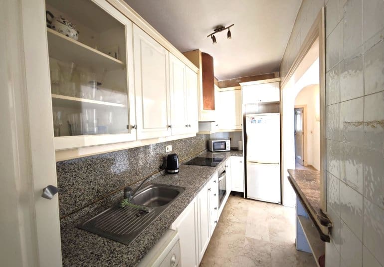 Apartamento de 3 habitaciones en Villamartin en venta con piscina - 199.000 € (Ref: 9745151)