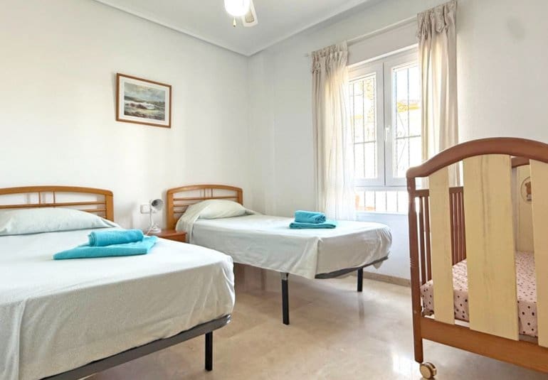 Apartamento de 2 habitaciones en Villamartin en venta con piscina - 199.000 € (Ref: 9745152)