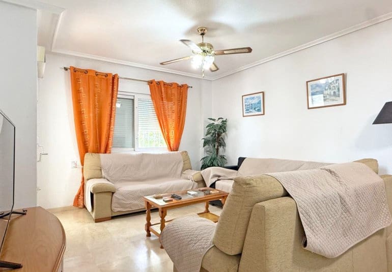 Apartamento de 2 habitaciones en Villamartin en venta con piscina - 199.000 € (Ref: 9745152)