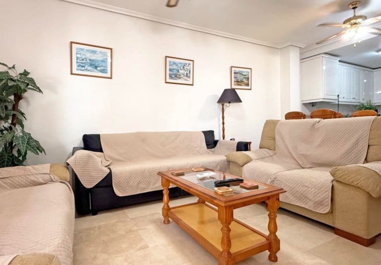 Apartamento de 2 habitaciones en Villamartin en venta con piscina - 199.000 € (Ref: 9745152)