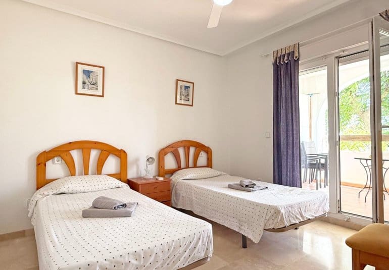 Apartamento de 2 habitaciones en Villamartin en venta con piscina - 199.000 € (Ref: 9745152)