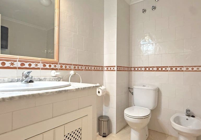 Apartamento de 2 habitaciones en Villamartin en venta con piscina - 199.000 € (Ref: 9745152)