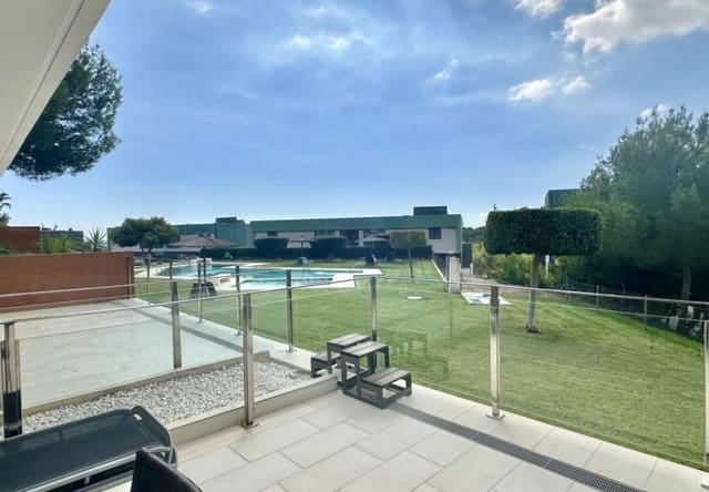 Apartamento de 2 habitaciones en Villamartin, Orihuela en venta con piscina - 255.000 € (Ref: 9745153)