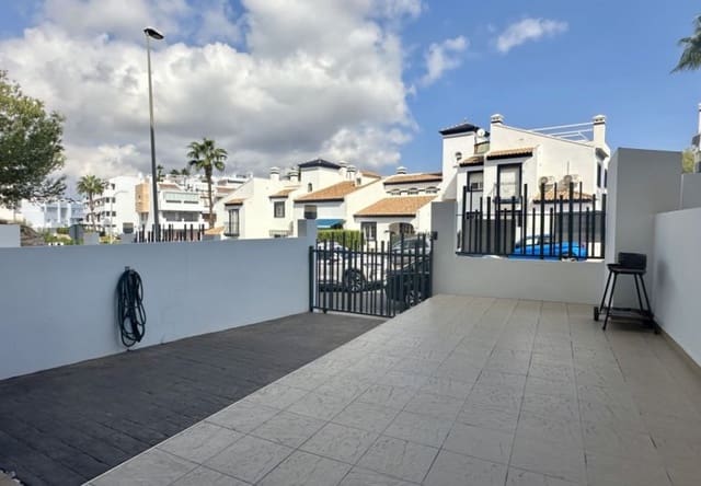 Apartamento de 2 habitaciones en Villamartin, Orihuela en venta con piscina - 255.000 € (Ref: 9745153)